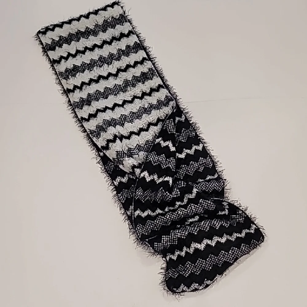 Infinity Fuzzy Knit Reversible Scarf Black White 40